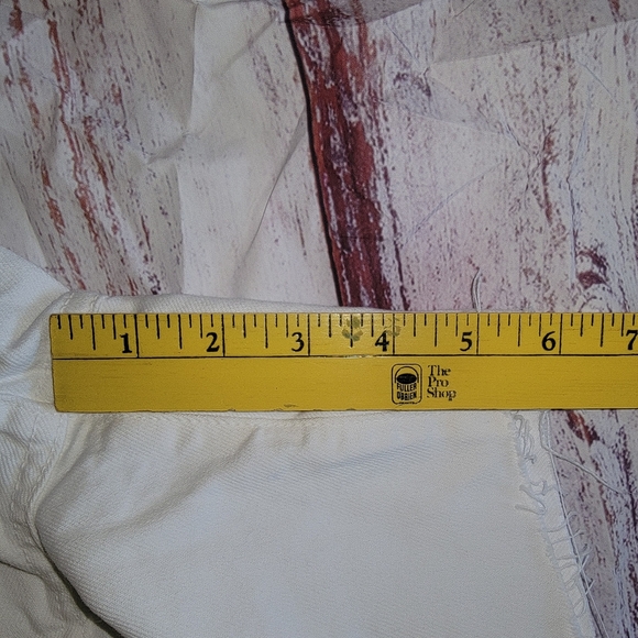 Veronica Beard Shiloh Mid Length Cut Off Button Fly Shorts - Picture 13 of 16